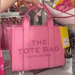 🩷🎀🍬MARC JACOBS Small The Tote Bag (Candy Pink)💓💕